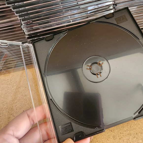 80 X New Thin Hard Plastic CD Jewel Cases Clear Front Black Back - Picture 5 of 6
